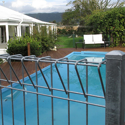 Roll-top fence：with both safety and aesthetics