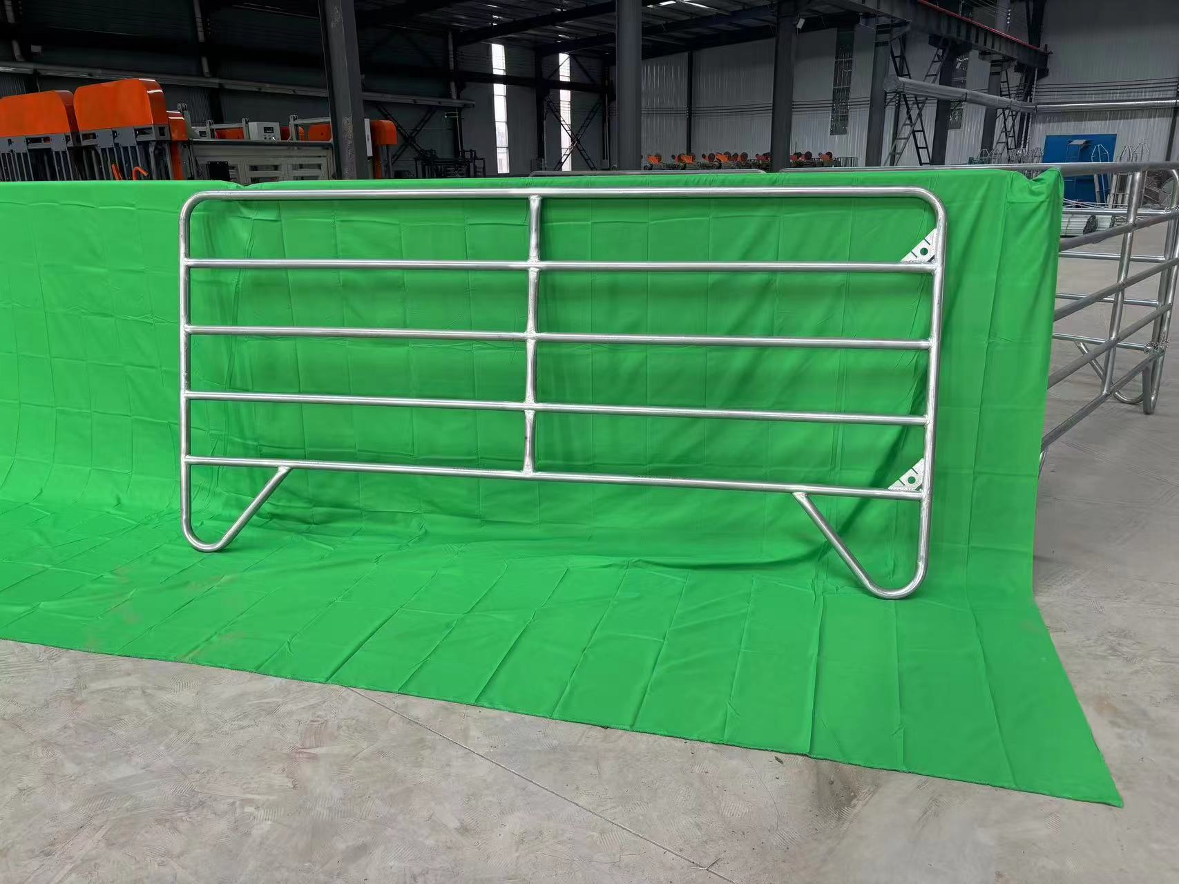 Sheep pen fence and horse fence are shipped