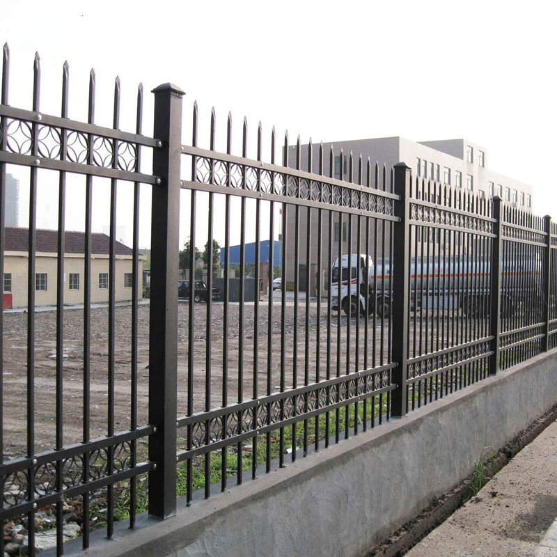 Steel fence loading