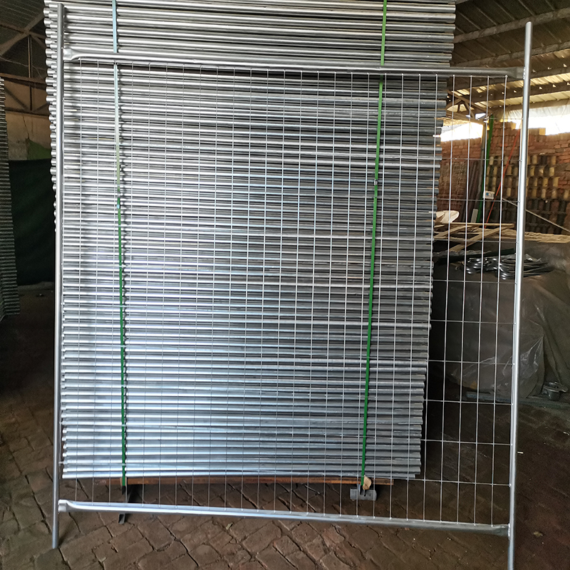 Large stock of temporary fencing available